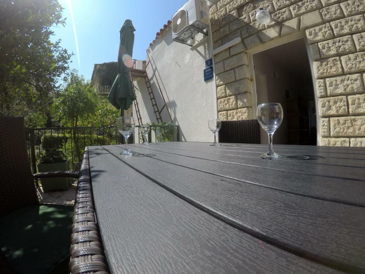 Apartman Kalajzic โอมิช ภายนอก รูปภาพ